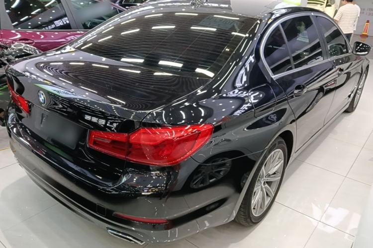 Used BMW 5 Series 2018 528Li Launch Special Edition Rear Right 45 Deg