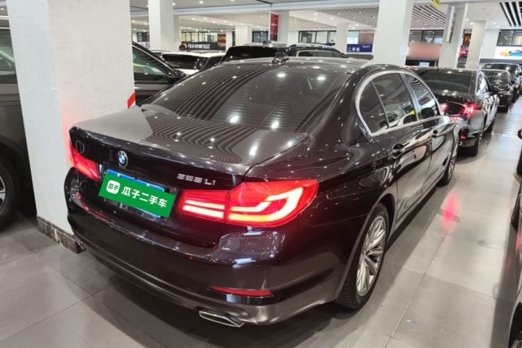 Used BMW 5 Series 2018 528Li Launch Special Edition Rear Right 45 Deg