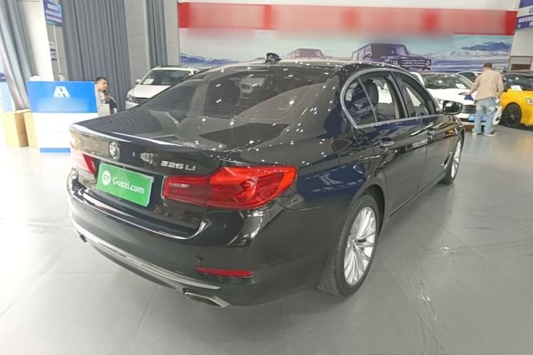 Used BMW 5 Series 2018 525Li Luxury Package Rear Right 45 Deg