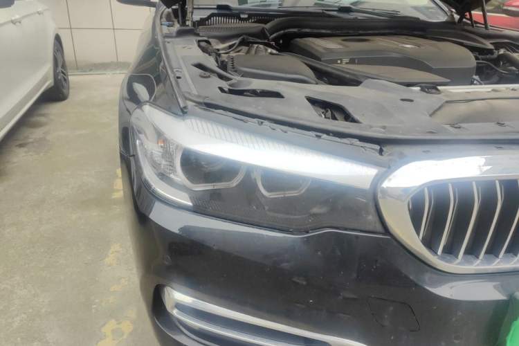 Used BMW 5 Series 2018 530Li Leading Edition Luxury Package Right Front Headlight