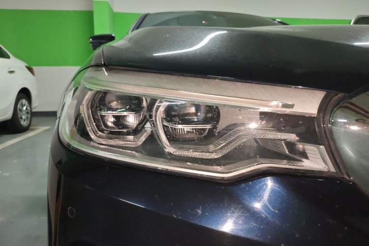 Used BMW 5 Series 2018 525Li M Sport Package Right Front Headlight