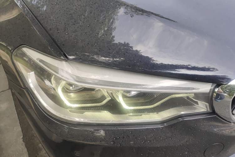 Used BMW 5 Series 2018 530Li Luxury Edition M Sport Package Right Front Headlight