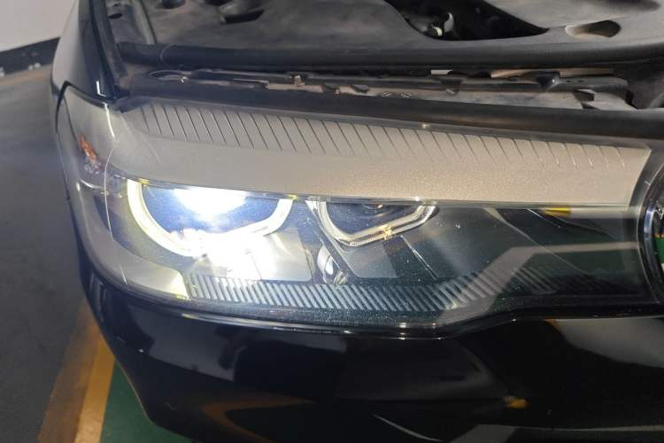 Used BMW 5 Series 2018 528Li Launch Special Edition Right Front Headlight
