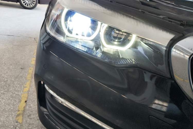 Used BMW 5 Series 2018 528Li Launch Special Edition Right Front Headlight