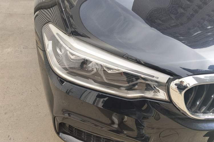 Used BMW 5 Series 2018 525Li M Sport Package Right Front Headlight