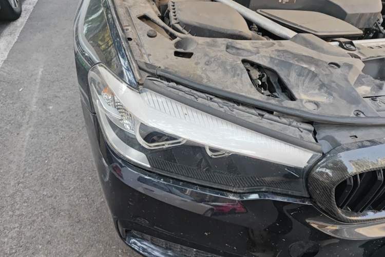 Used BMW 5 Series 2018 Restyled 530Li Leading Edition M Sport Package Right Front Headlight