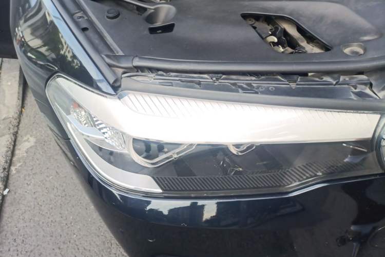 Used BMW 5 Series 2018 Restyled 530Li Leading Edition M Sport Package Right Front Headlight