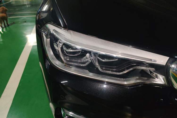 Used BMW 5 Series 2018 Facelifted 530Li Luxury Edition Premium Package Right Front Headlight