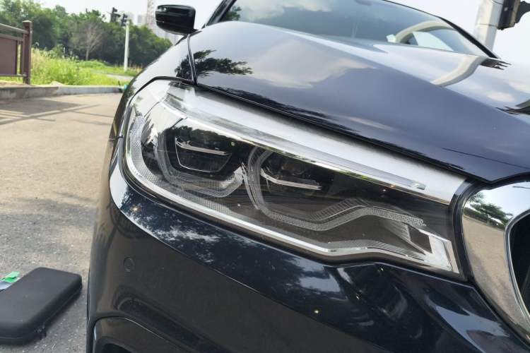 Used BMW 5 Series 2018 530i M Sport Package Right Front Headlight