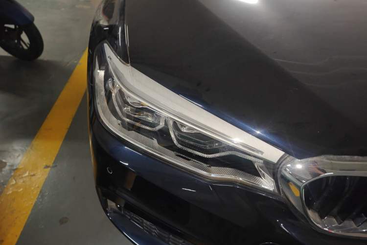 Used BMW 5 Series 2018 Restyled 530Li Leading Edition M Sport Package Right Front Headlight