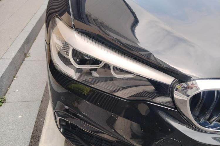 Used BMW 5 Series 2018 Restyled 530Li Leading Edition M Sport Package Right Front Headlight