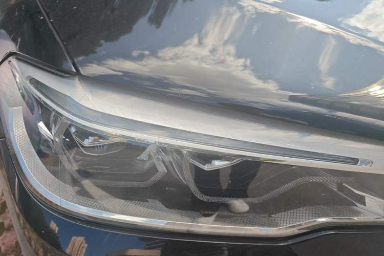 Used BMW 5 Series 2018 Restyled 530Li Luxury Edition M Sport Package Right Front Headlight