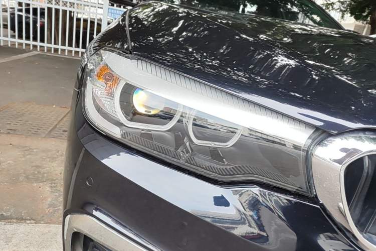 Used BMW 5 Series 2018 Restyled 530Li Leading Edition M Sport Package Right Front Headlight