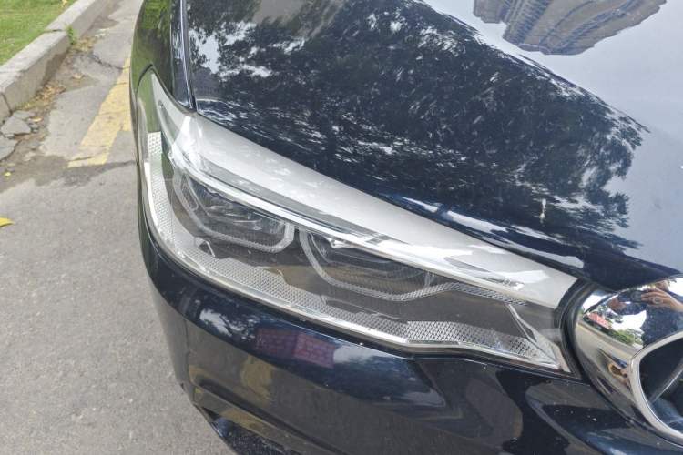 Used BMW 5 Series 2018 Restyled 530Li Luxury Edition M Sport Package Right Front Headlight