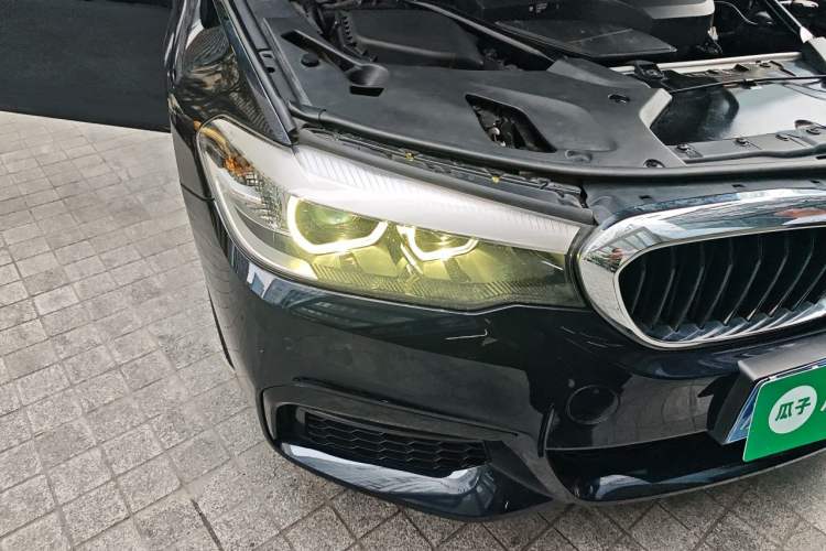 Used BMW 5 Series 2018 530Li Leading Model M Sport Package Right Front Headlight