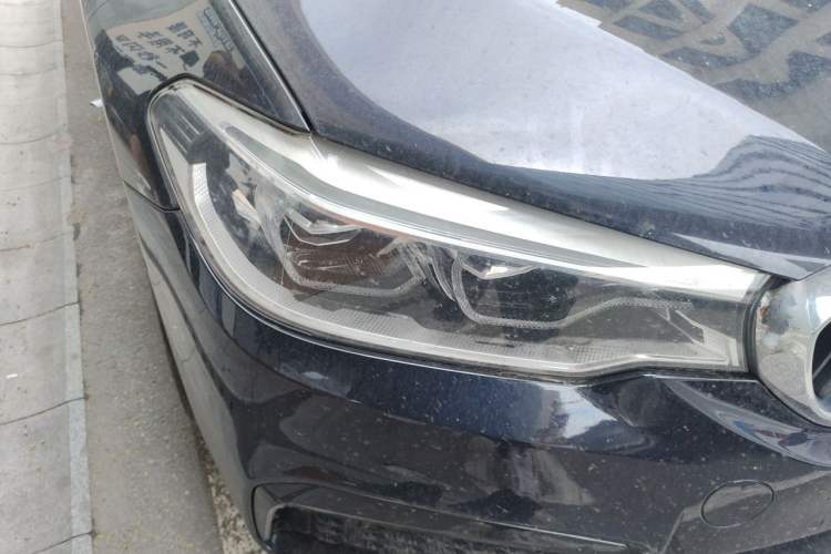 Used BMW 5 Series 2018 Restyled 530Li Luxury Edition M Sport Package Right Front Headlight