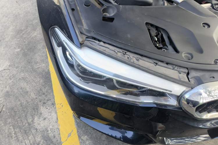 Used BMW 5 Series 2018 Restyled 530Li Leading Edition M Sport Package Right Front Headlight