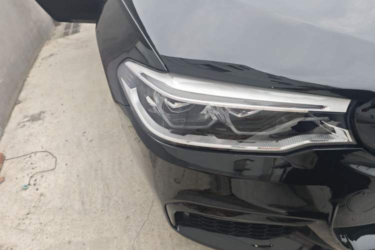 Used BMW 5 Series 2018 Restyled 530Li Leading Edition M Sport Package Right Front Headlight