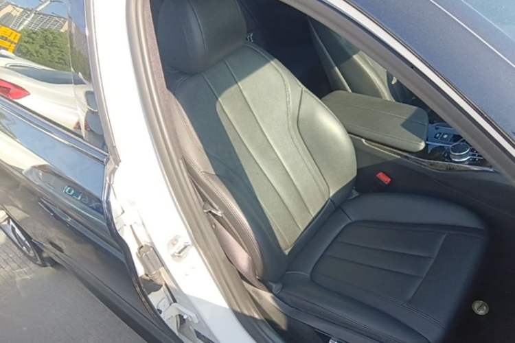 Used BMW 5 Series 2018 525Li M Sport Package Right Front Seat