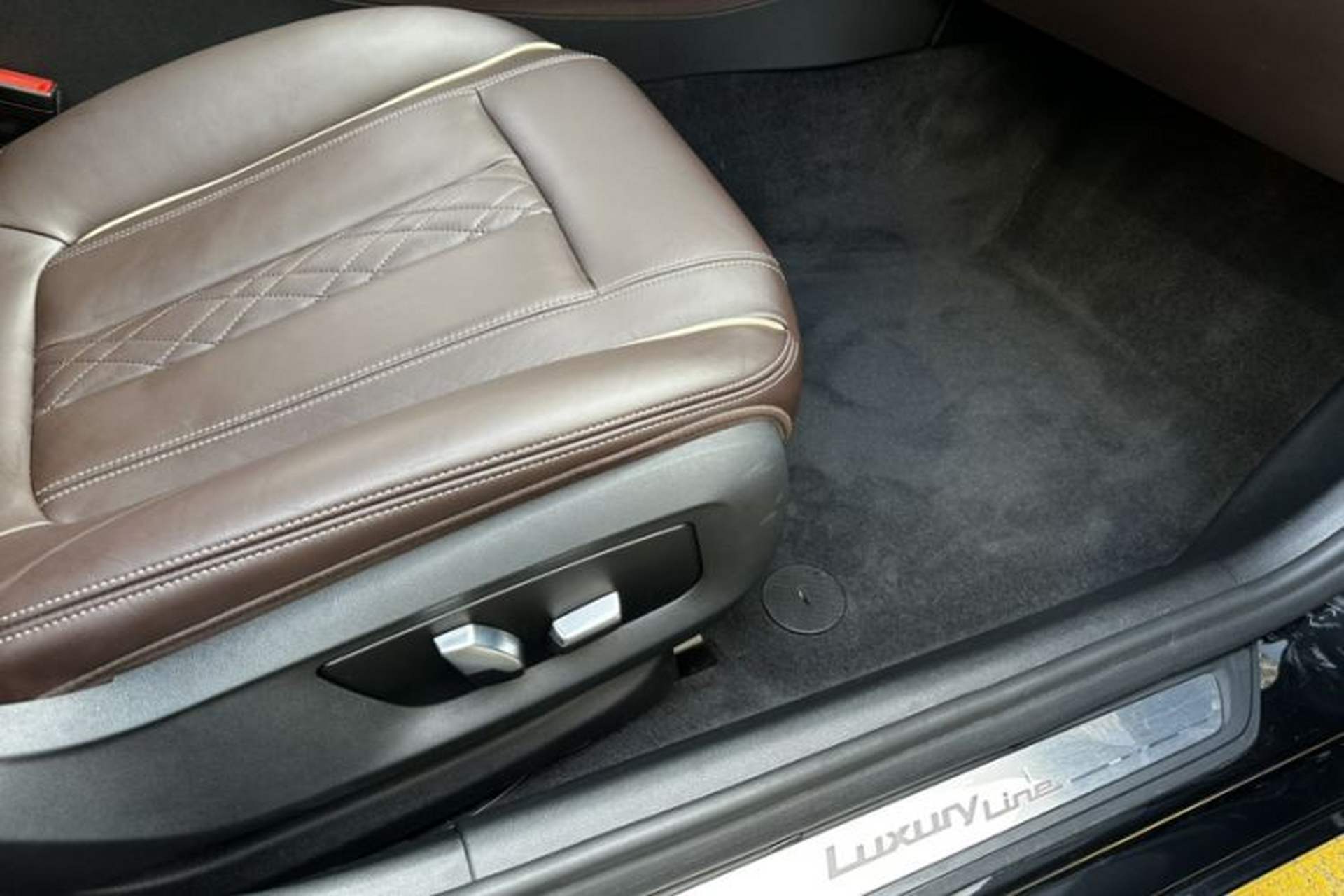 Used BMW 5 Series 2018 Facelifted 530Li Luxury Edition Premium Package Right Front Seat