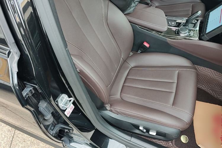 Used BMW 5 Series 2018 525Li M Sport Package Right Front Seat