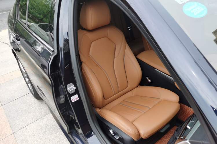 Used BMW 5 Series 2018 525i M Sport Package Right Front Seat