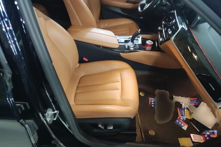 Used BMW 5 Series 2018 530Li Leading Model M Sport Package Right Front Seat