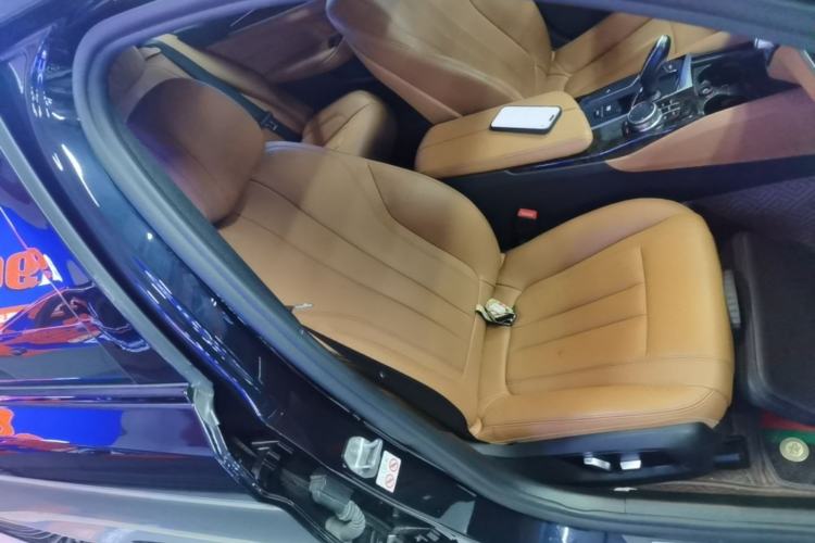 Used BMW 5 Series 2018 Restyled 530Li Leading Edition M Sport Package Right Front Seat