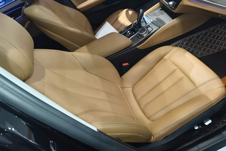 Used BMW 5 Series 2018 530Li xDrive Luxury Package Right Front Seat
