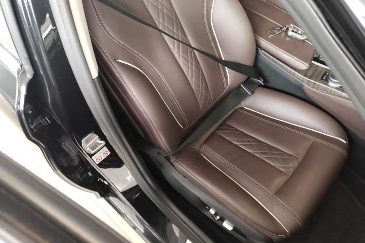 Used BMW 5 Series 2018 Revised Version 530Li Leading Edition Luxury Package Right Front Seat