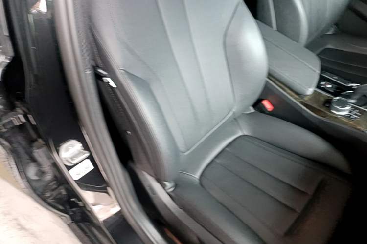 Used BMW 5 Series 2018 525Li M Sport Package Right Front Seat