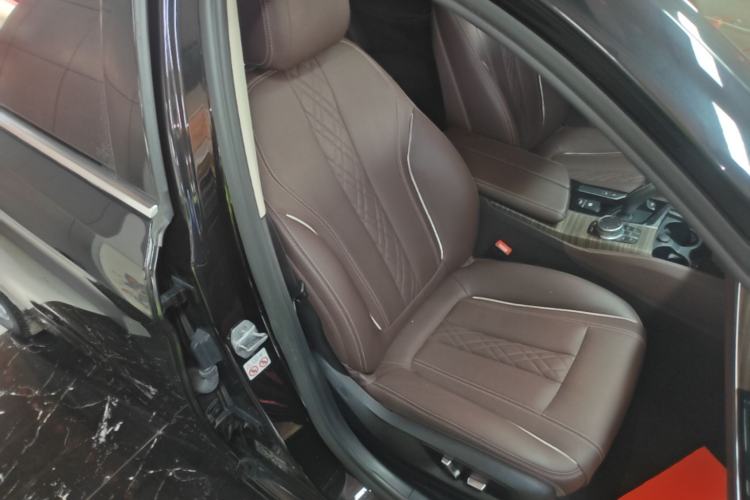 Used BMW 5 Series 2018 Facelifted 530Li Luxury Edition Premium Package Right Front Seat