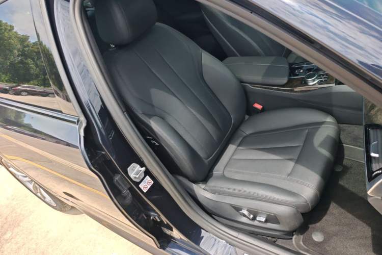 Used BMW 5 Series 2018 525Li M Sport Package Right Front Seat