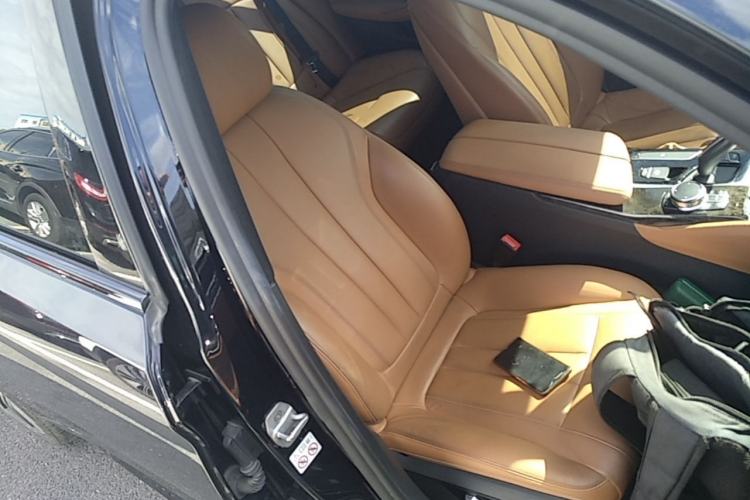 Used BMW 5 Series 2018 Restyled 530Li Leading Edition M Sport Package Right Front Seat