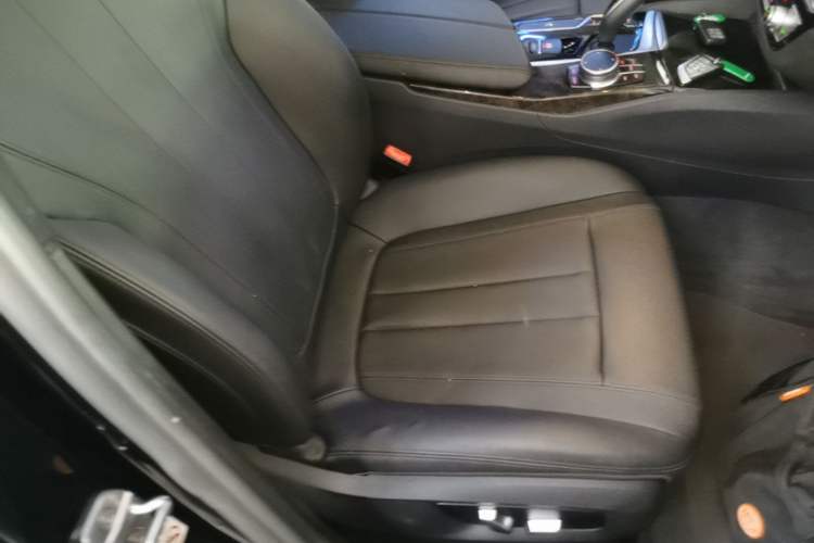 Used BMW 5 Series 2018 525Li M Sport Package Right Front Seat