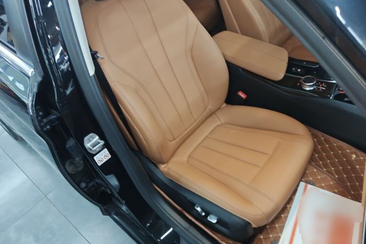 Used BMW 5 Series 2018 528Li Launch Special Edition Right Front Seat