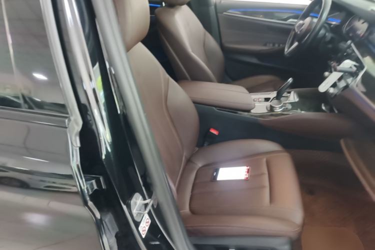 Used BMW 5 Series 2018 525Li M Sport Package Right Front Seat