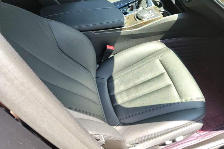 Used BMW 5 Series 2018 525Li M Sport Package Right Front Seat