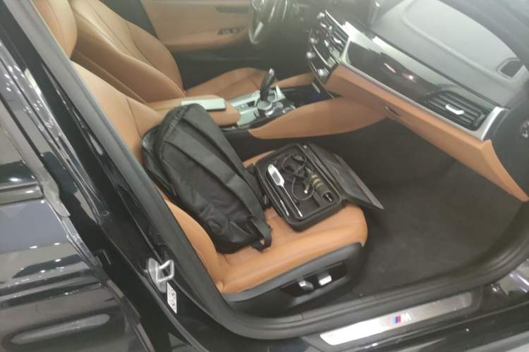 Used BMW 5 Series 2018 Restyled 530Li Leading Edition M Sport Package Right Front Seat