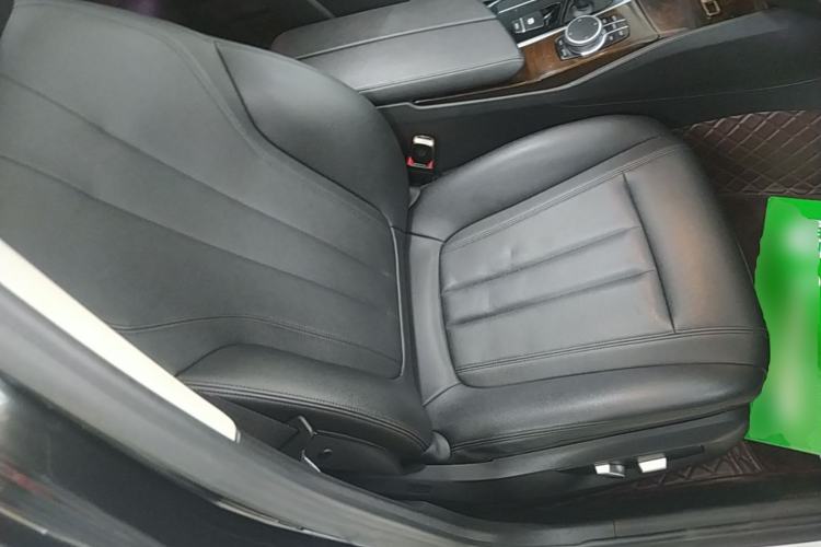 Used BMW 5 Series 2018 525Li Luxury Package Right Front Seat