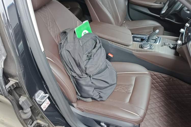 Used BMW 5 Series 2018 530Li xDrive Luxury Package Right Front Seat