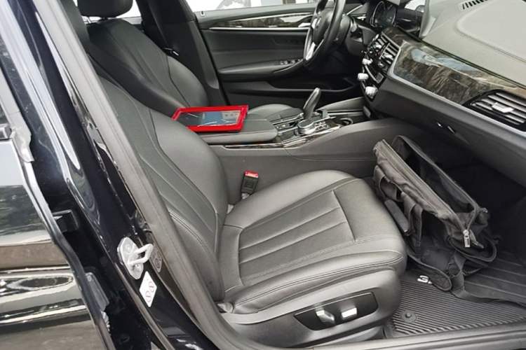 Used BMW 5 Series 2018 525Li M Sport Package Right Front Seat