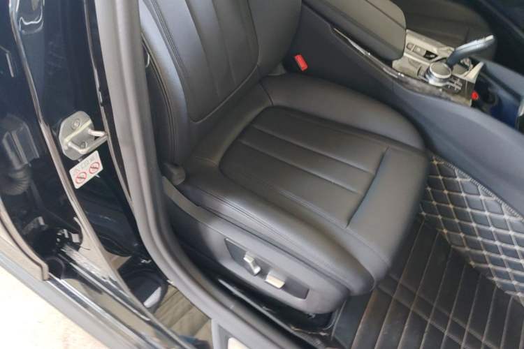 Used BMW 5 Series 2018 525Li M Sport Package Right Front Seat