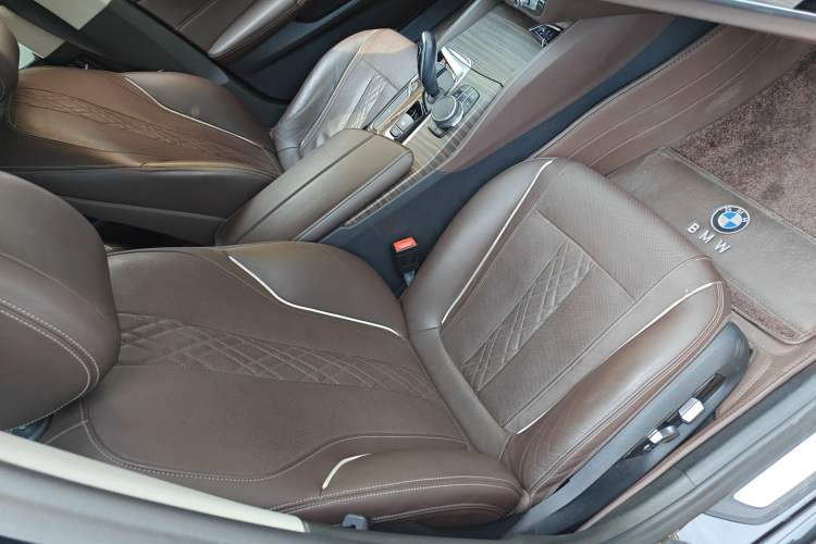 Used BMW 5 Series 2018 530Li xDrive Luxury Package Right Front Seat