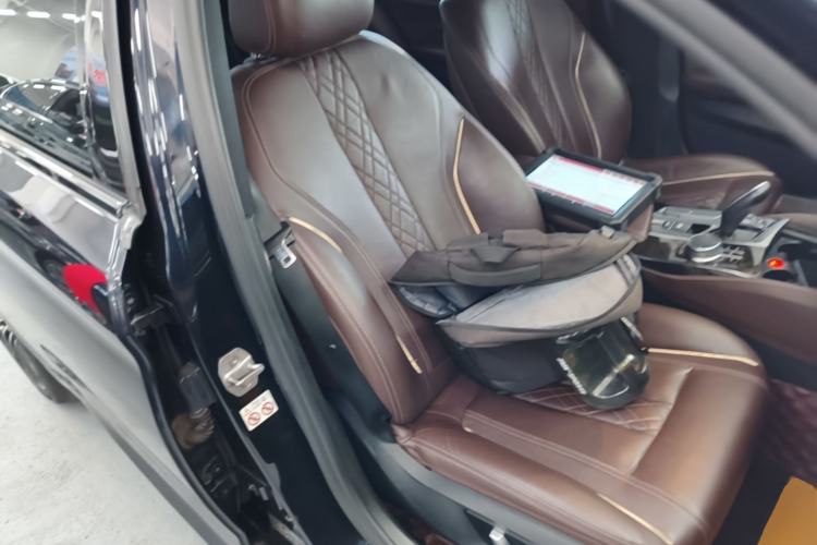Used BMW 5 Series 2018 530Li Leading Model M Sport Package Right Front Seat