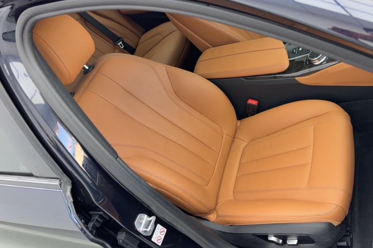 Used BMW 5 Series 2018 Restyled 530Li Leading Edition M Sport Package Right Front Seat