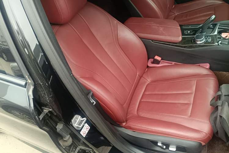 Used BMW 5 Series 2018 Restyled 530Li Leading Edition M Sport Package Right Front Seat