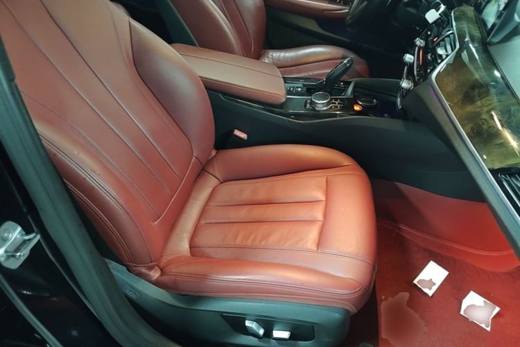 Used BMW 5 Series 2018 530Li Leading Model M Sport Package Right Front Seat