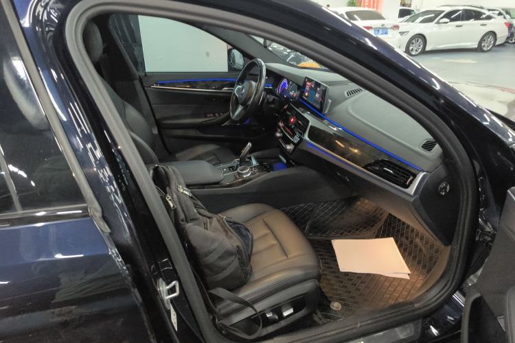 Used BMW 5 Series 2018 525Li M Sport Package Right Front Seat