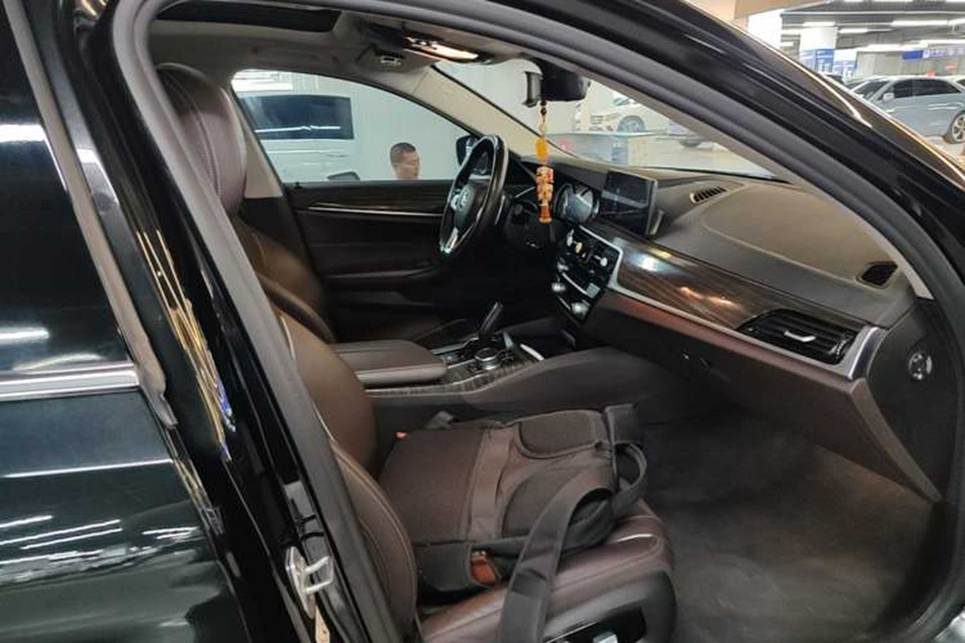 Used BMW 5 Series 2018 Revised Version 530Li Leading Edition Luxury Package Right Front Seat